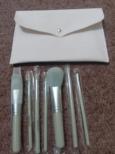 High Quality Makeup Brushes Set With Pouch 7 Pcs