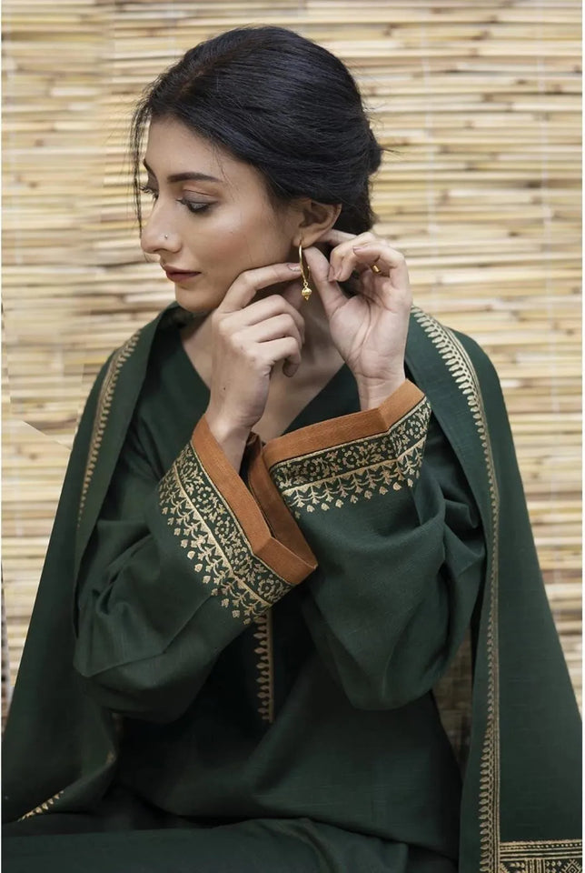 3 Pcs Women's Unstitched Embroidered Suit